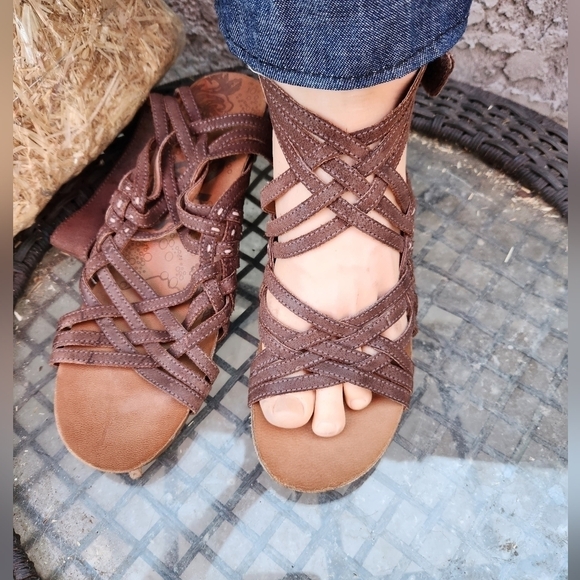 OTBT St Joseph Wedge Sandal  Brown Tan Leather Strappy Studded Gladiator - Picture 4 of 14